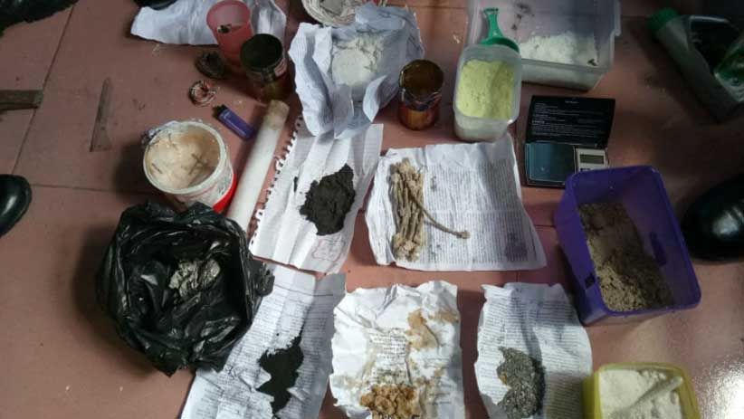 Ini Barang Bukti yang Disita Densus 88 dari Kampus UNRI, Ada Bom Rakitan - Bagian 2