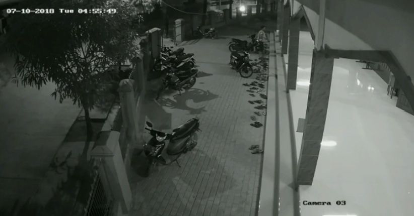Usai Maling Kotak Amal, Pria Ini Berteduh di Pos Ronda Bersama Warga