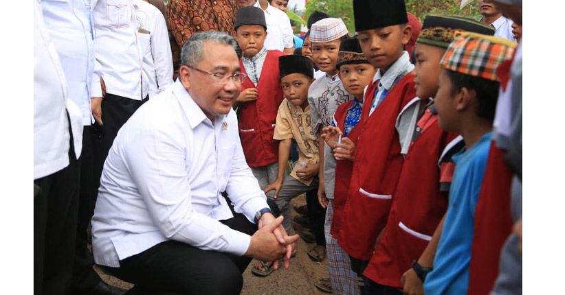 Presiden Jokowi dan Menteri Desa Tinjau Program PKT di Banyuasin - Bagian 5