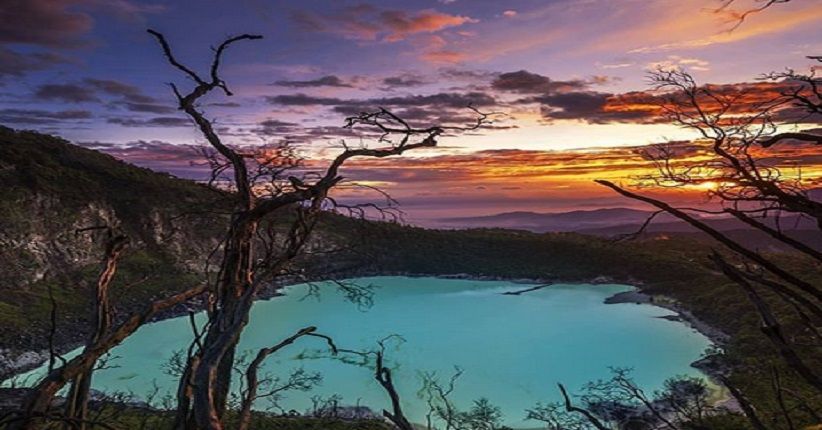 Kebakaran Hutan, Objek Wisata Kawah Putih Ciwidey Hangus Dilahap Api