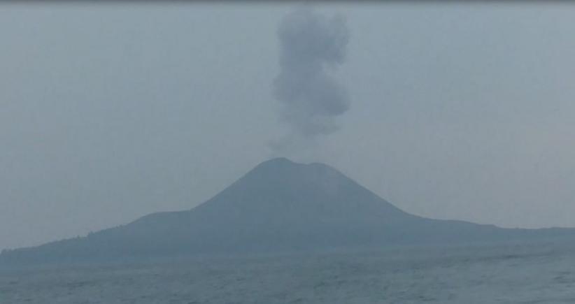 Gunung Anak Krakatau Dilanda 25 Kali Gempa, Radius Aman 2 Km