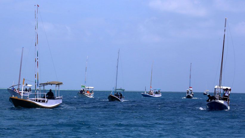 Peserta Wonderful Sail Indonesia Menikmati Keindahan Pulau Noko Bawean - Bagian 5