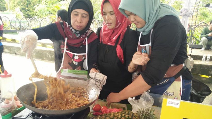 Lomba Memasak Mie Tiauw Curi Perhatian di FPL Pontianak - Bagian 4