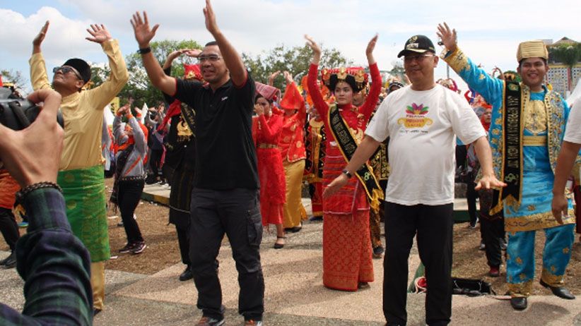 Launching Tarian Ahoi di Festival Pesona Lokal, Warga Medan Bersuka Cita - Bagian 3