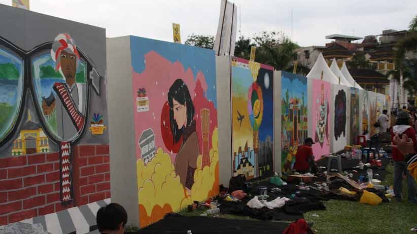 Puluhan Seniman Medan Adu Kreativitas di Lomba Mural Festival Pesona Lokal - Bagian 1