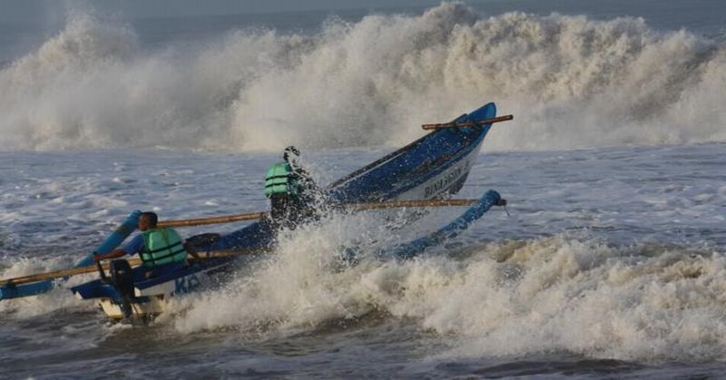 Cuaca Buruk, 11 Orang Terjebak di Pulau Wairundi Teluk Wondama