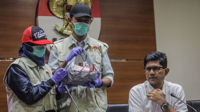KPK Pamer Barang Bukti Uang Dugaan Suap DPRD Kalteng - Bagian 1
