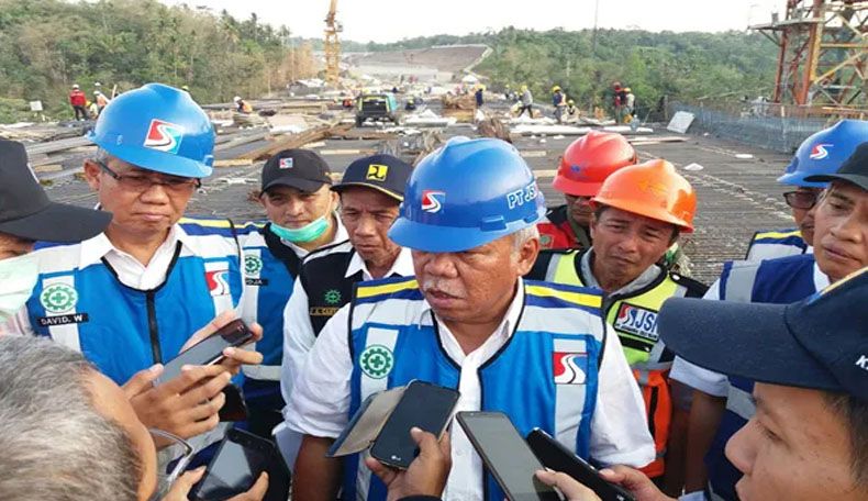 Menteri Basuki Minta Proyek Jembatan Sei Alalak Pakai Bahan Material Dalam Negeri