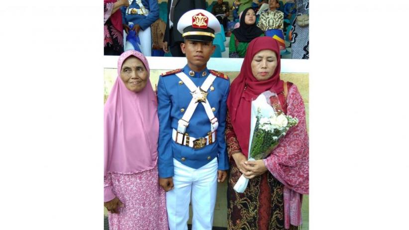 Imron, Anak Tukang Bubur asal Purbalingga Dilantik Jadi Taruna Akmil