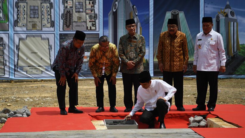 Jokowi Hadiri Peletakan Batu Pertama Universitas Muhammadiyah Lamongan - Bagian 3