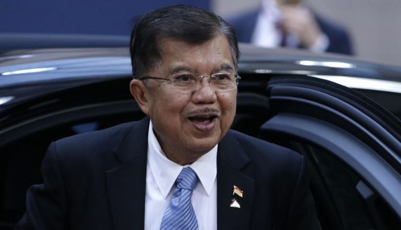 Jusuf Kalla Terima Anugerah Ide Anak Agung Gede Agung