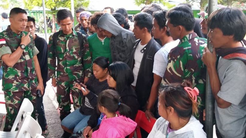 Keluarga Korban Penembakan KKB Datangi Kodim 1702 Jayawijaya - Bagian 1