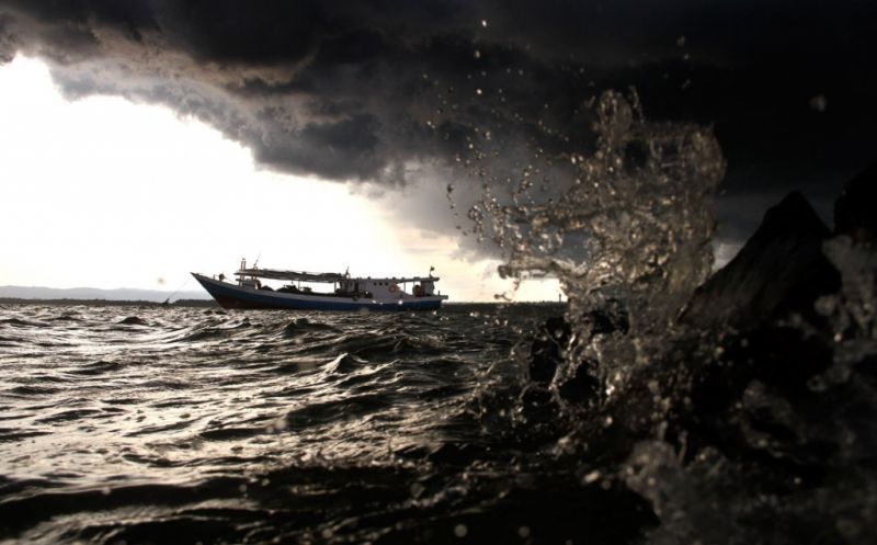 Patah Kemudi, KM Tiga Saudara Terombang-Ambing di Laut Maluku