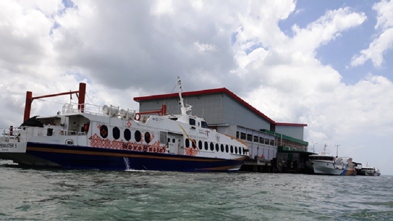 Kapal Feri Berpenumpang 50 Orang Kandas di Perairan Galang Batam