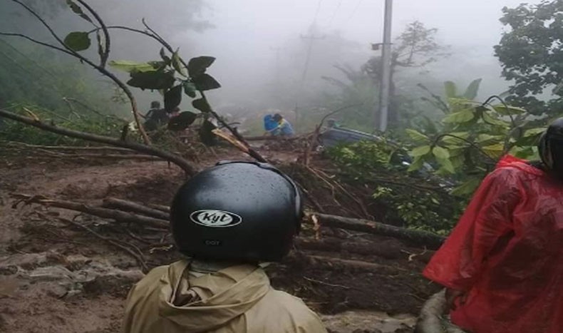 Tim SAR Evakuasi 8 Korban Longsor di Manggarai Barat NTT