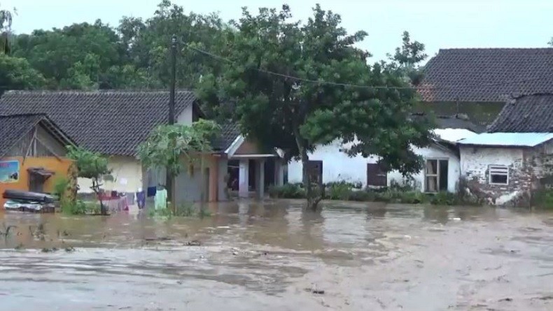 Sungai Jompo Meluap, Banjir Terjang Puluhan Rumah Warga di Jember