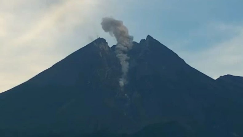 Gunung Merapi 6 Kali Luncurkan Guguran Lava Pijar, BPPTKG Minta Warga Waspada