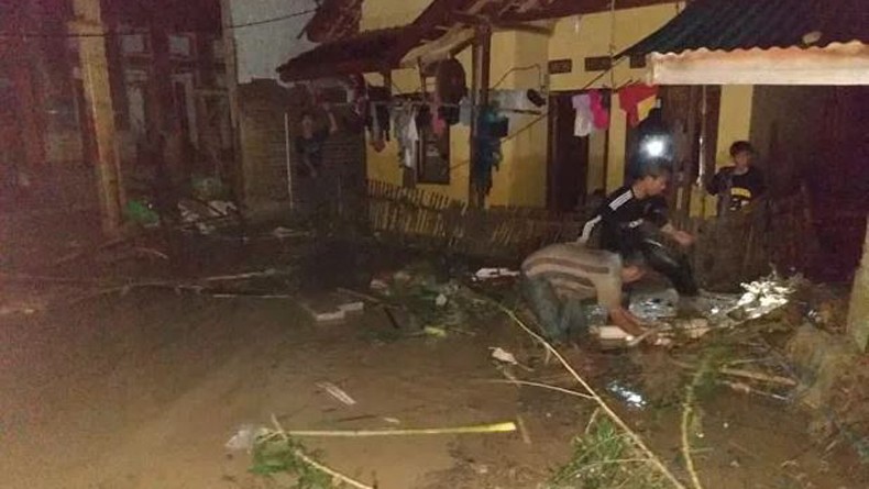 Banjir Bandang Terjang 4 Kecamatan di Lebak Banten, Ratusan Rumah Terdampak