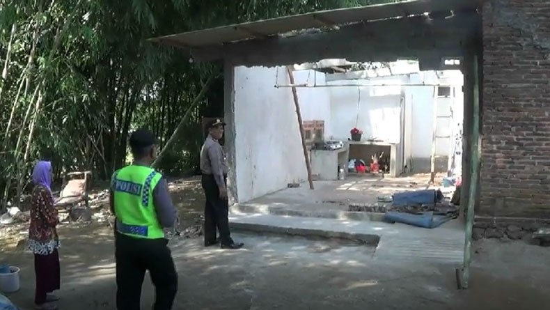 Petasan Meledak saat Diracik, 1 Orang Luka Parah dan Rumah Hancur di Magelang