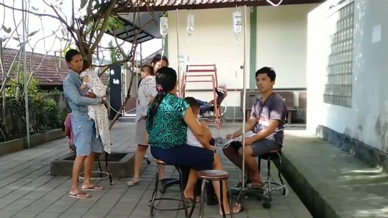Takut Gempa Susulan, Pasien RSUD Karangasem Bali Pilih Bertahan di Halaman
