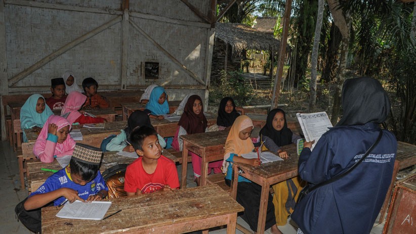 Potret Pendidikan di Banten, Sekolah Tanpa Dinding dan Melintasi Jembatan Rusak - Bagian 1