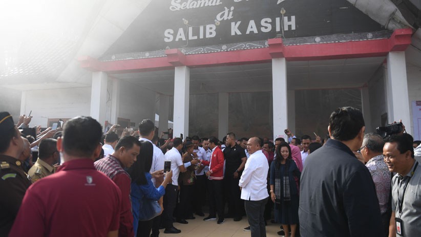 Presiden Jokowi Kunjungi Taman Wisata Salib Kasih di Tapanuli Utara - Bagian 1