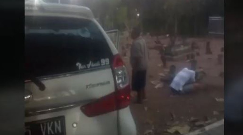 Viral Mobil Masuk Makam di Madiun, Pengemudinya Anggota TNI
