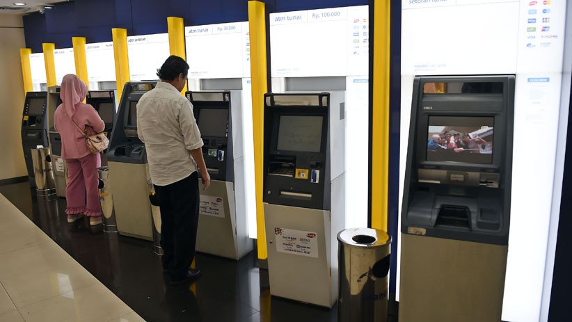 Layanan Perbankan Kembali Normal usai Listrik Padam - Bagian 1