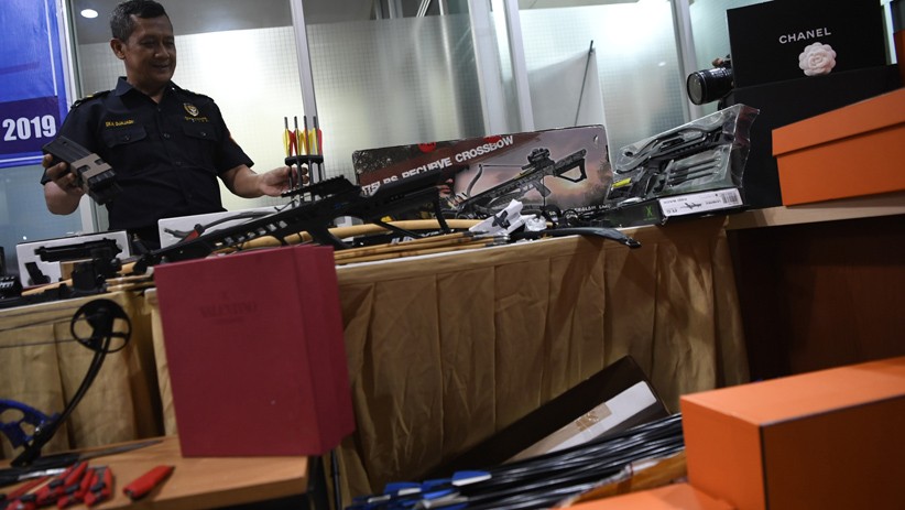 Bea Cukai Musnahkan Barang Milik Negara, dari Senjata Api hingga Barang Asusila - Bagian 2