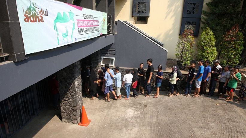 LDII Bagikan Daging Kurban untuk Ratusan Warga Jakarta - Bagian 2