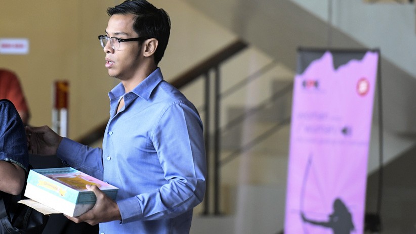 KPK Periksa Anak Setnov Terkait Kasus Korupsi E-KTP - Bagian 3