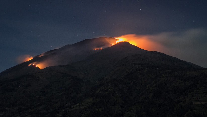 Penampakan Kobaran Api Bakar Hutan Taman Nasional Gunung Merbabu - Bagian 3