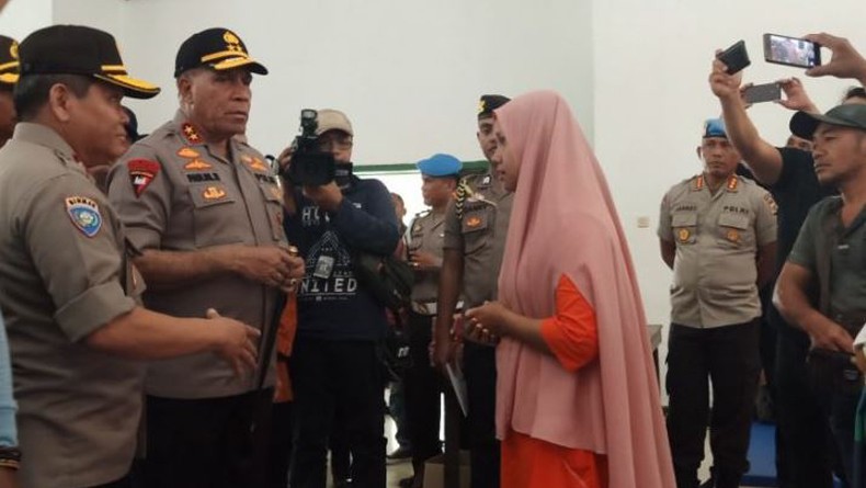 Kapolda Papua Kunjungi Pengungsi Wamena di Sentani Jayapura