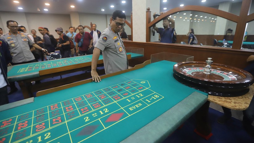 Foto-Foto Arena Judi Kasino di Apartemen Robinson Digerebek Polisi - Bagian 1