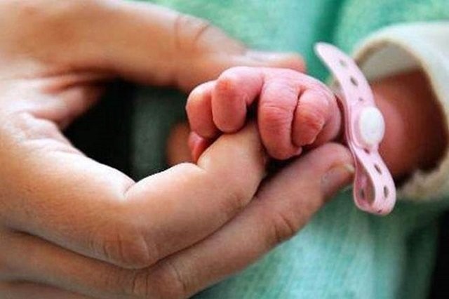 Bayi Lahir dengan Otak di Luar Tempurung Kepala Gegerkan Warga Madina Sumut