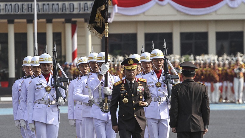 Tito Karnavian Serahkan Panji Tribrata Kapolri ke Idham Azis - Bagian 3