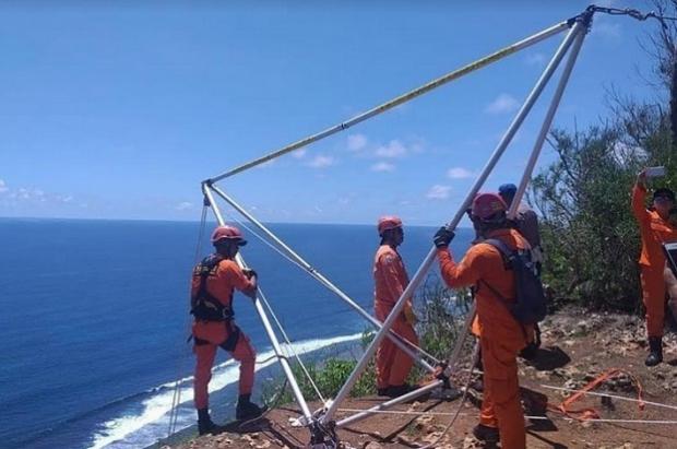 Bule Diduga Terjun Bebas di Uluwatu Bali, Tinggalkan Surat untuk Kekasih