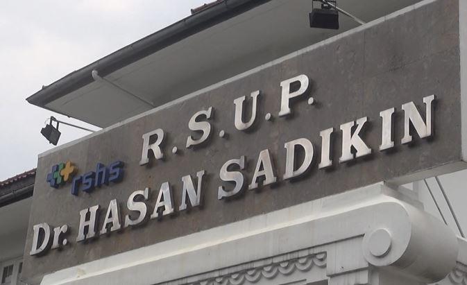 Rawat Pasien Terduga Virus Korona, Ini Penampakan Perawat di RS Hasan Sadikin Bandung