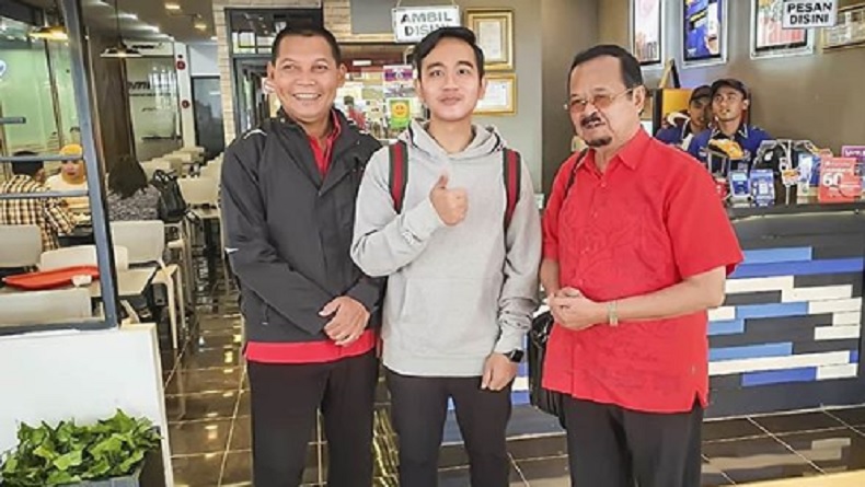 Gibran Unggah Foto Bareng Pesaing di Pilkada Solo, Netizen Doakan Rukun