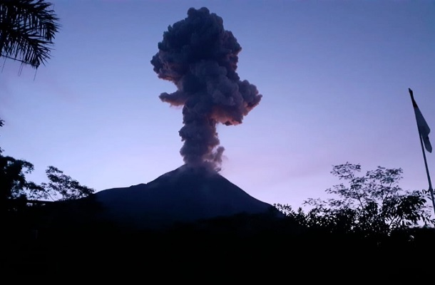 Gunung Merapi Erupsi, Warga Diminta Waspada Potensi Luncuran Awan Panas dan Lahar