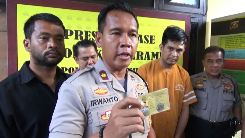 Jual Senpi Rakitan, Bekas Polisi Ini Tunjukkan KTA Polri saat Ditangkap