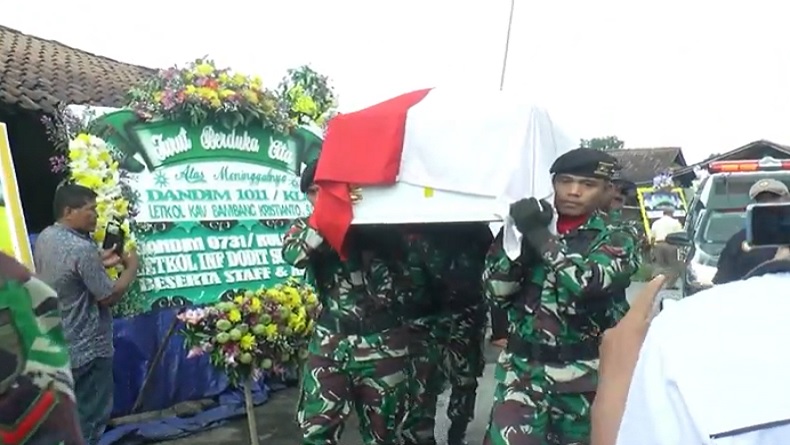 Kedatangan Jenazah Letkol Bambang di Klaten Diwarnai Isak Tangis