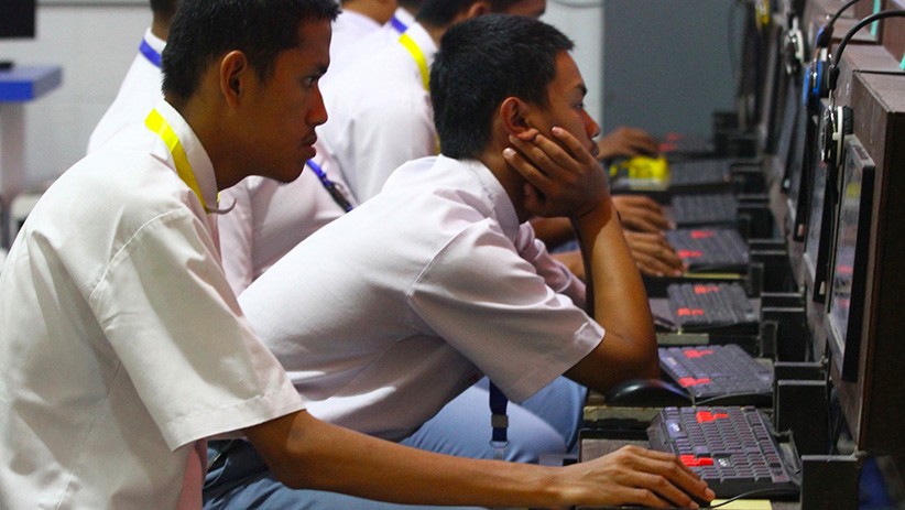 Sekolah Diliburkan, Ujian Nasional di Jawa Timur Tetap Berlangsung - Bagian 2