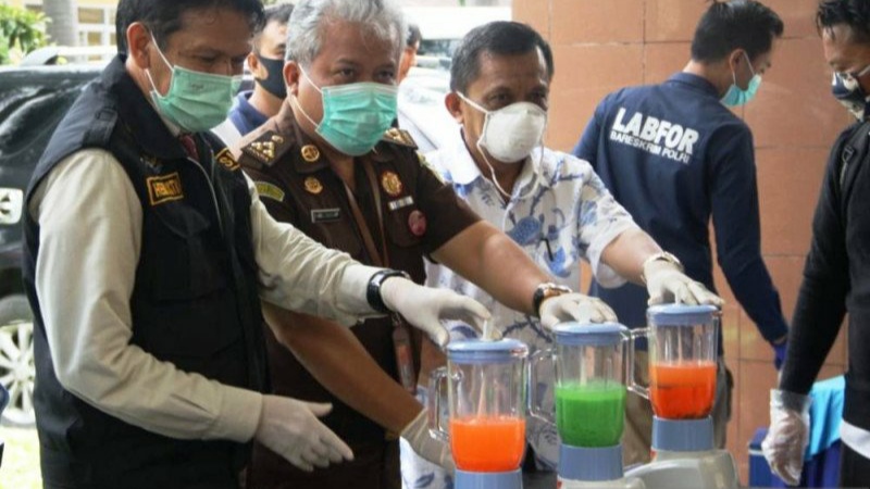 Polda Sumsel Blender 26,2 Kg Sabu dan Ribuan Pil Ekstasi