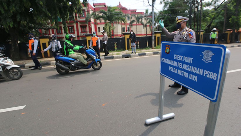 Pengawasan Pelaksanaan PSBB, Polisi Jaga Perbatasan Jakarta - Bagian 1