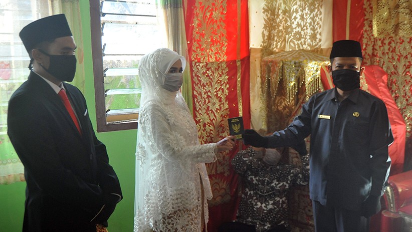 Momen Pernikahan Tetap Digelar di Tengah Pandemi Covid-19 - Bagian 2
