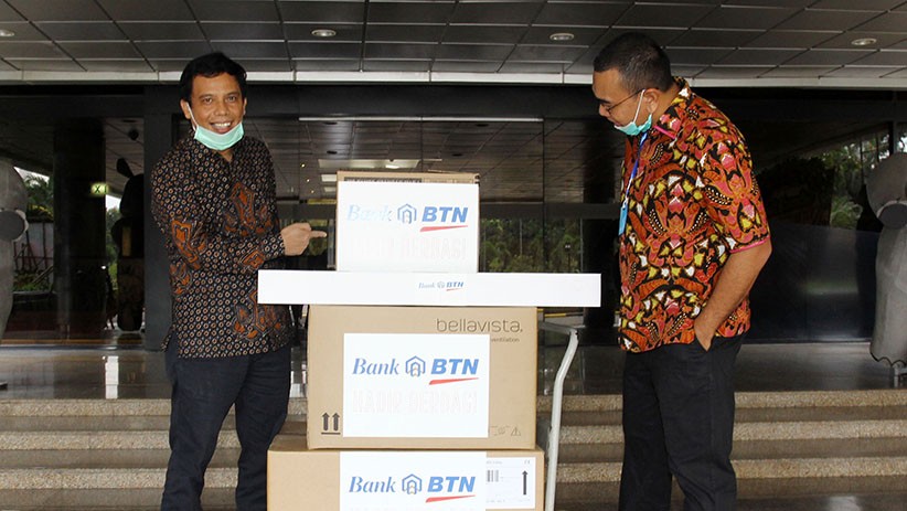 Dukung Pemerintah Lawan Corona, BTN Serahkan Ventilator melalui Kementerian BUMN - Bagian 3