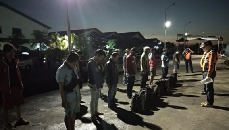 Cegah Penolakan Warga, Kedatangan Pekerja Migran di Tabanan Dikawal TNI