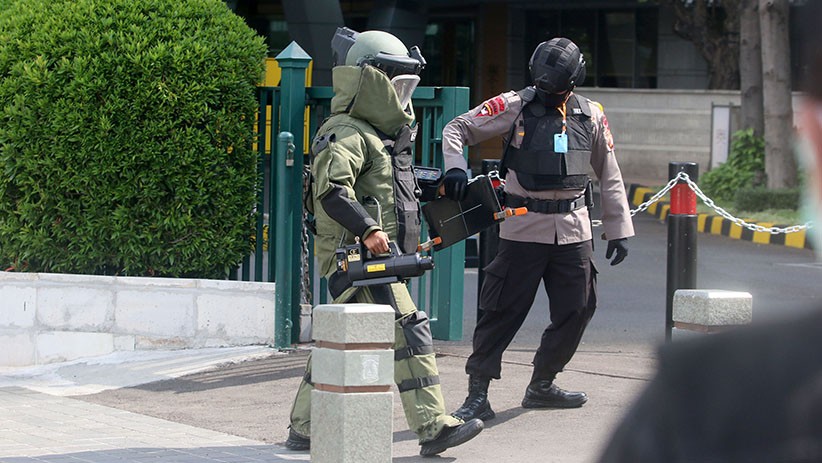 Tim Gegana Amankan Tas Mencurigakan di Depan Hotel Kempinski - Bagian 4