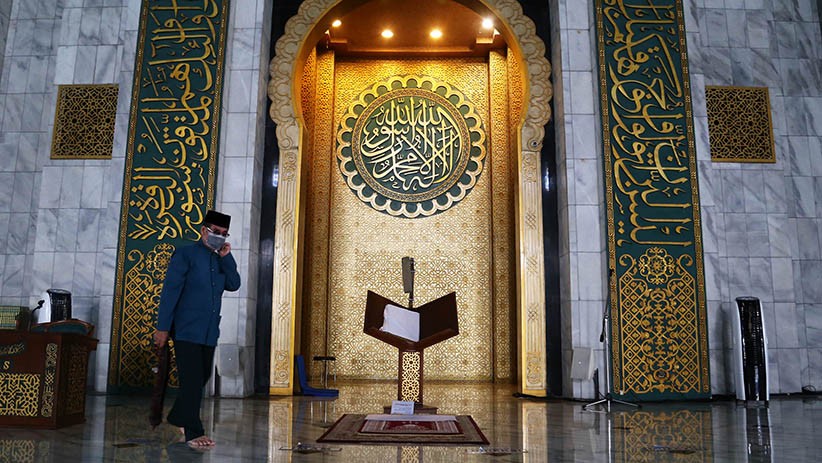Cegah Covid-19, Masjid Al Akbar Surabaya Umumkan Tidak Ada Salat Jumat - Bagian 4